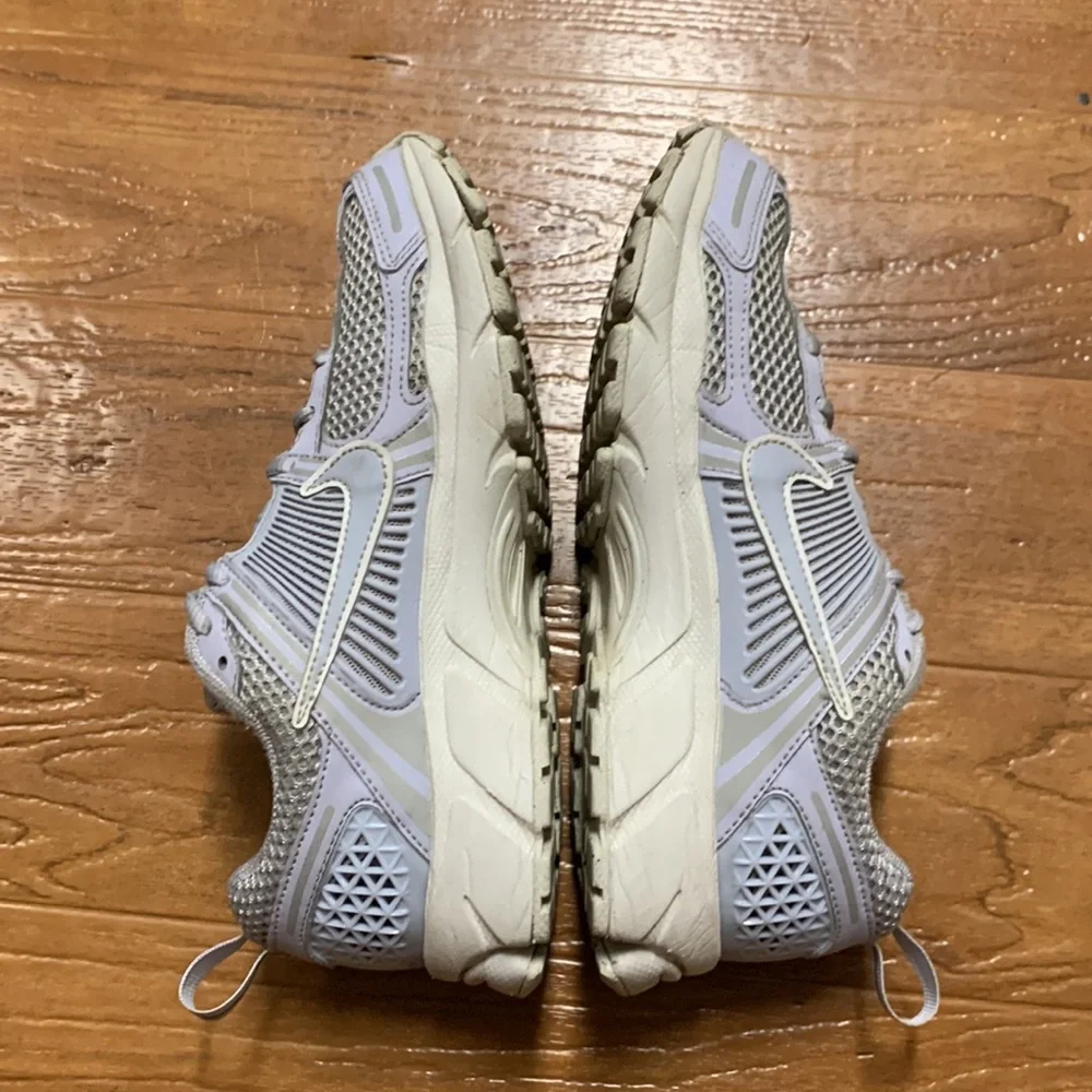 Nike Zoom Vomero 5 Athletic Sneakers